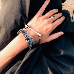 Eye Candy Jewelry Silver Bolt Cuff Bracelet Screws On and Off Straight Bar New